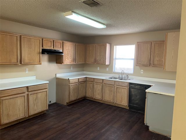 1253 Highview Drive, Cedar Hill, TX 75104