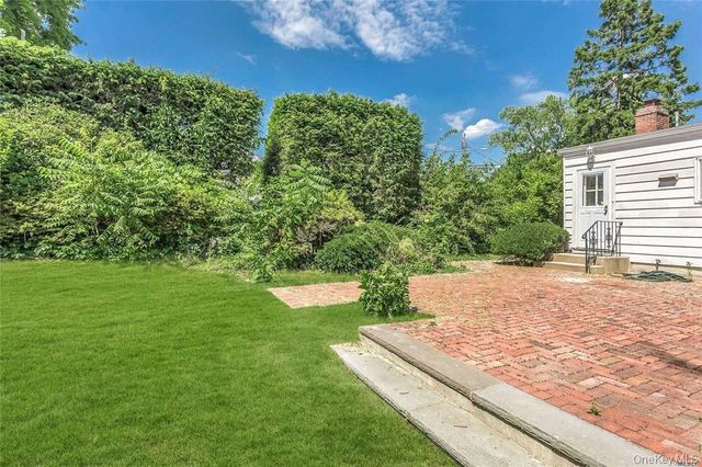 25 Valentine Avenue, Huntington, NY 11743