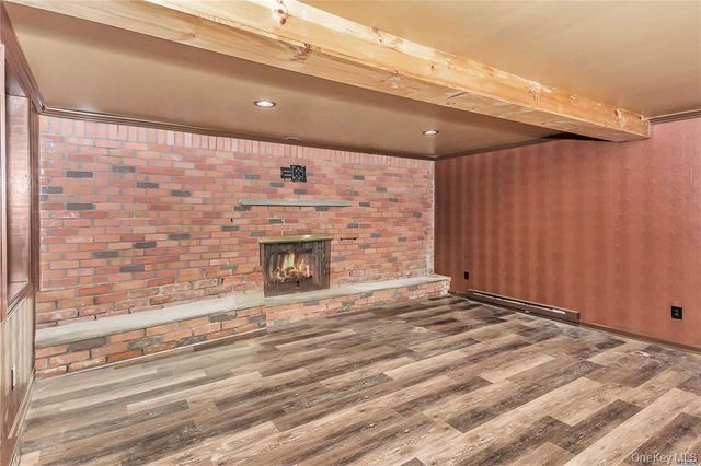 25 Valentine Avenue, Huntington, NY 11743