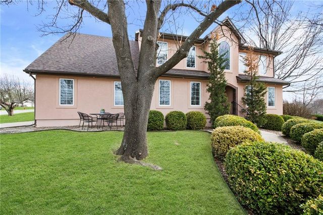 2800 SW Twincreek Court, Blue Springs, MO 64015