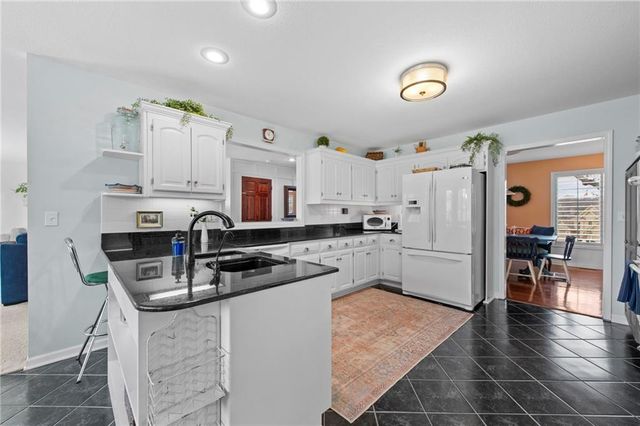 2800 SW Twincreek Court, Blue Springs, MO 64015