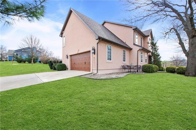 2800 SW Twincreek Court, Blue Springs, MO 64015