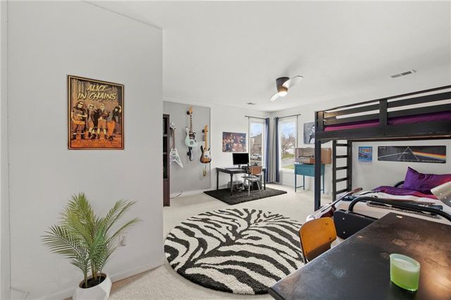 2800 SW Twincreek Court, Blue Springs, MO 64015