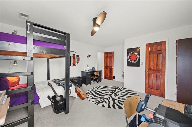 2800 SW Twincreek Court, Blue Springs, MO 64015