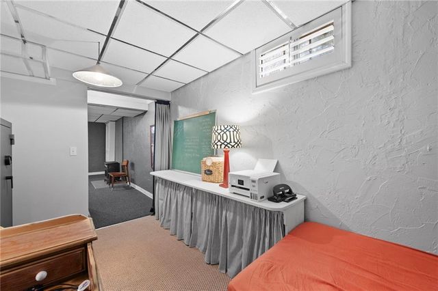 2800 SW Twincreek Court, Blue Springs, MO 64015