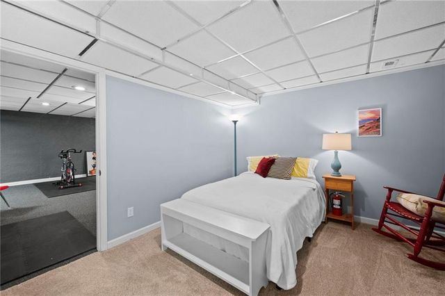 2800 SW Twincreek Court, Blue Springs, MO 64015