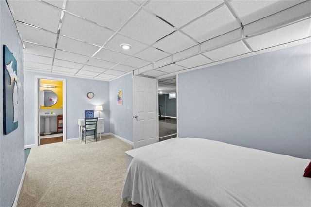 2800 SW Twincreek Court, Blue Springs, MO 64015