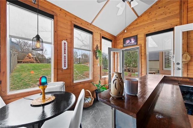 2800 SW Twincreek Court, Blue Springs, MO 64015