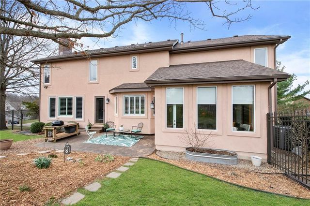 2800 SW Twincreek Court, Blue Springs, MO 64015