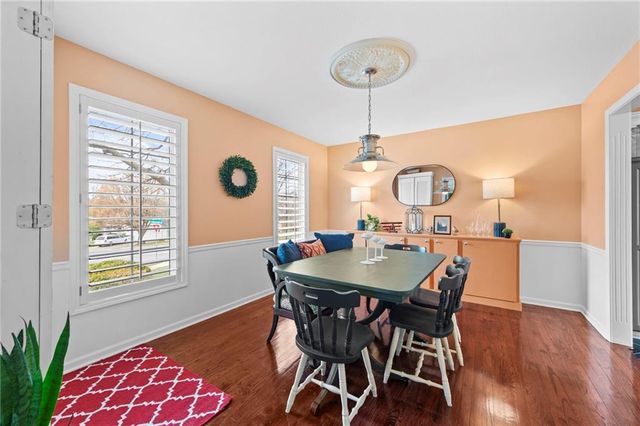 2800 SW Twincreek Court, Blue Springs, MO 64015