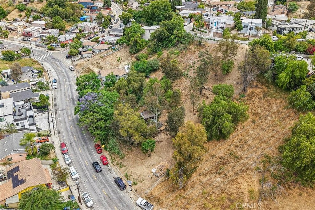 Image 11 of property listing at 1024 N Gage Avenue, Los Angeles, CA 90063