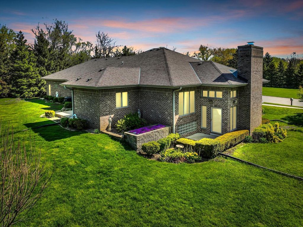 2132 Esquire LANE, Mount Pleasant, WI 53406