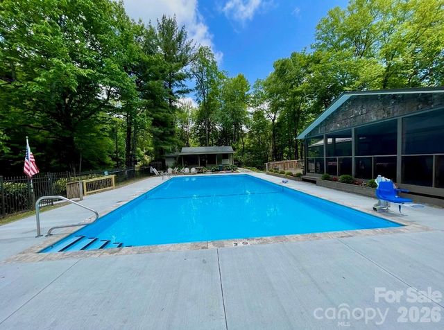 7054 Grandview Circle, Newland, NC 28657