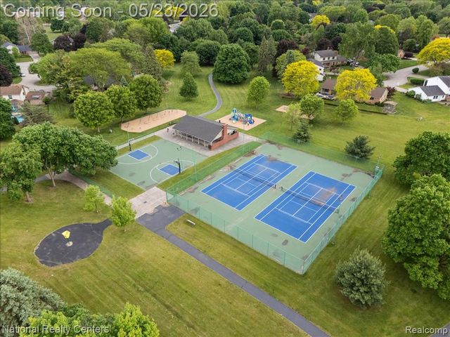 42054 Baintree Circle, Northville, MI 48168