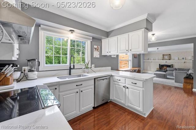 42054 Baintree Circle, Northville, MI 48168