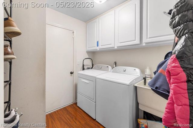 42054 Baintree Circle, Northville, MI 48168