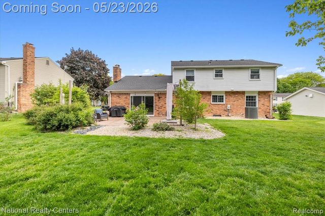 42054 Baintree Circle, Northville, MI 48168