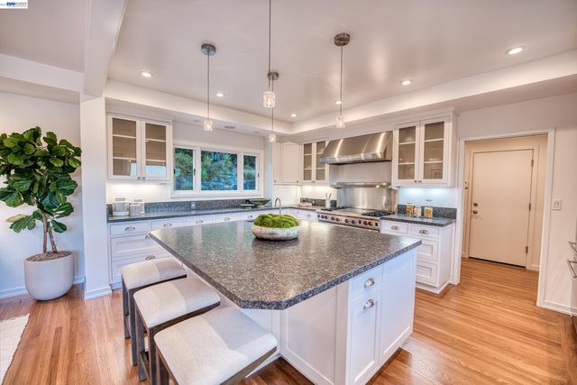 140 Sheridan Way, Woodside, CA 94062