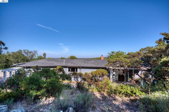 140 Sheridan Way, Woodside, CA 94062