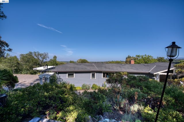 140 Sheridan Way, Woodside, CA 94062