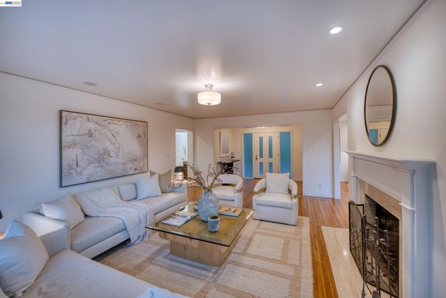 140 Sheridan Way, Woodside, CA 94062