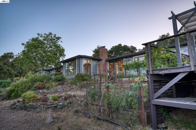 140 Sheridan Way, Woodside, CA 94062