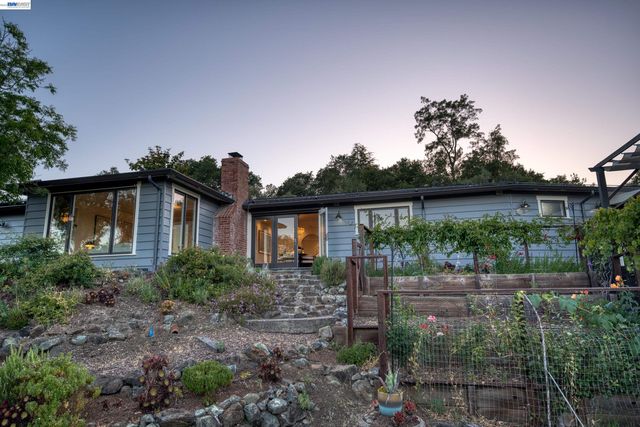 140 Sheridan Way, Woodside, CA 94062
