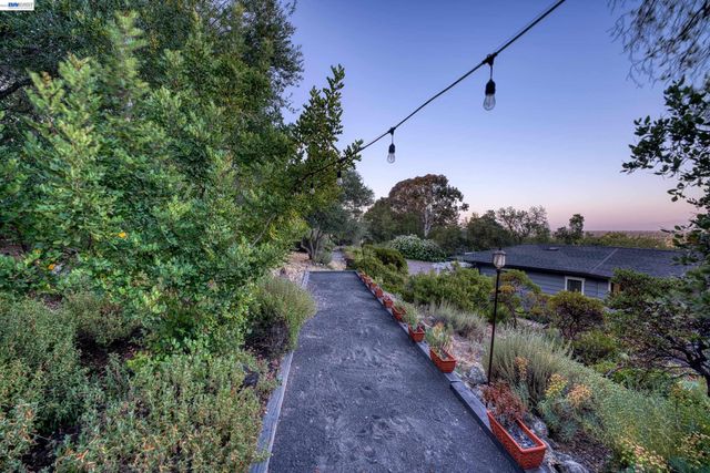 140 Sheridan Way, Woodside, CA 94062