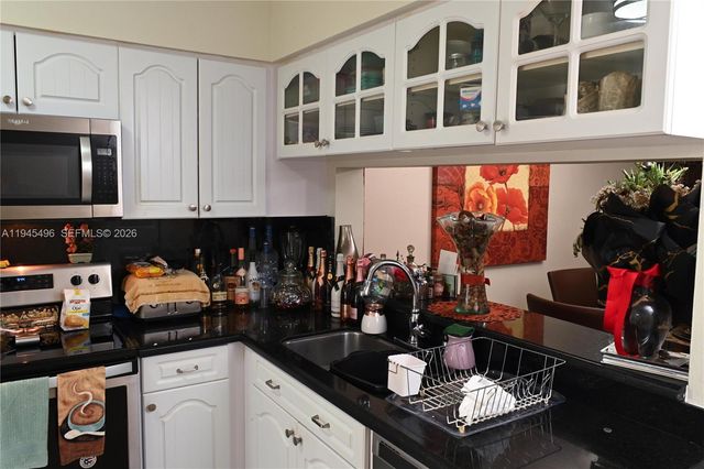 16761 Hemingway Dr, Weston, FL 33326