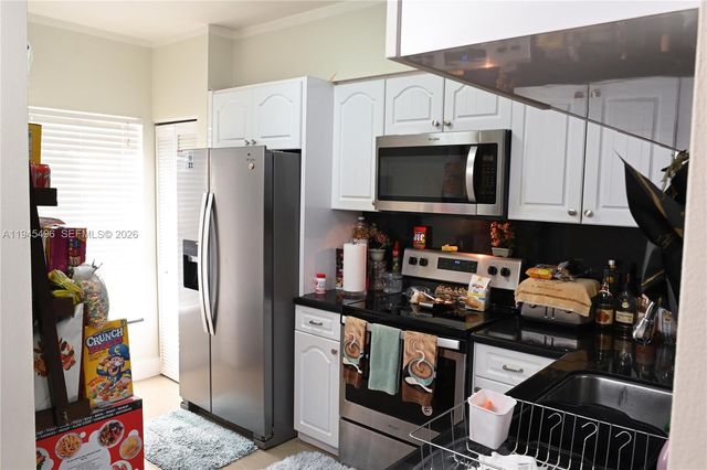 16761 Hemingway Dr, Weston, FL 33326