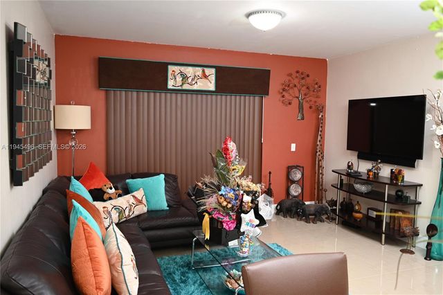 16761 Hemingway Dr, Weston, FL 33326