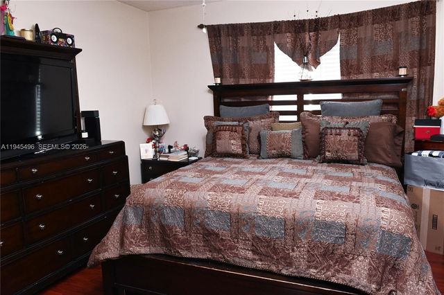 16761 Hemingway Dr, Weston, FL 33326