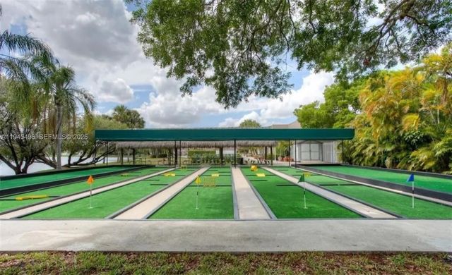 16761 Hemingway Dr, Weston, FL 33326