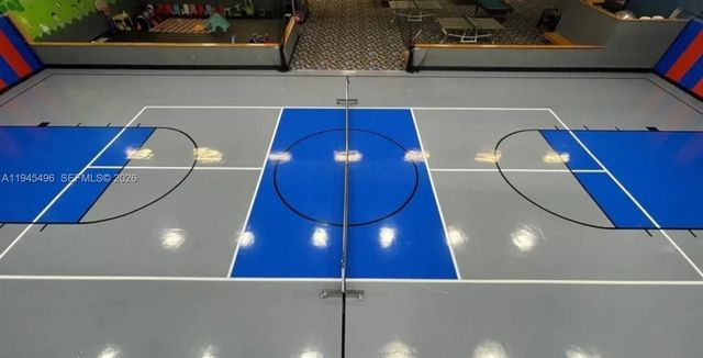 16761 Hemingway Dr, Weston, FL 33326