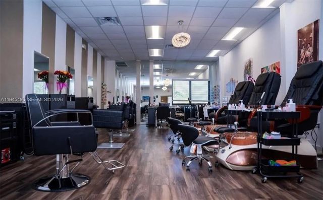 16761 Hemingway Dr, Weston, FL 33326