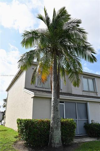 16761 Hemingway Dr, Weston, FL 33326