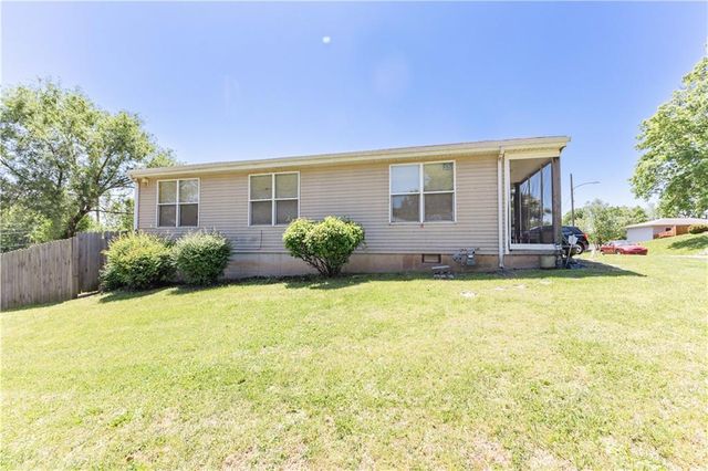 1917 N 14th Street, Kansas City, KS 66104