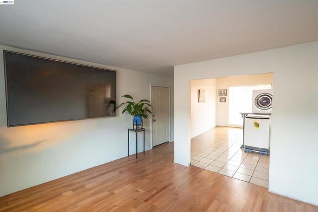 7401 7411 Hillside St, Oakland, CA 94605