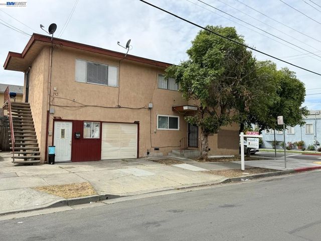 7401 7411 Hillside St, Oakland, CA 94605