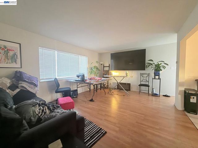 7401 7411 Hillside St, Oakland, CA 94605