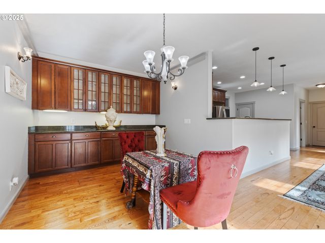 1548 Ne ROCKY RIDGE Dr, Roseburg, OR 97470