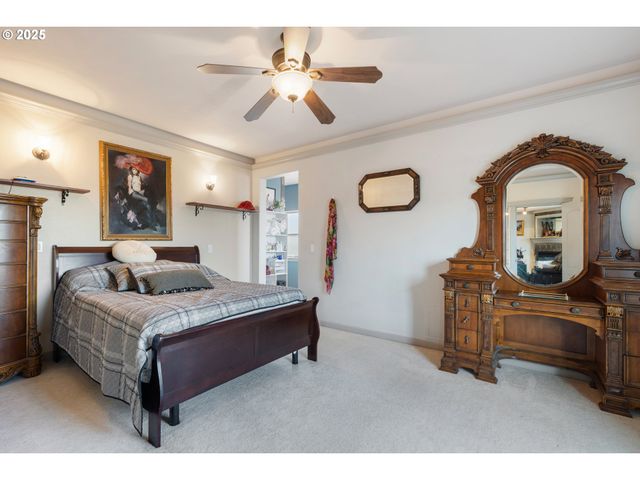 1548 Ne ROCKY RIDGE Dr, Roseburg, OR 97470