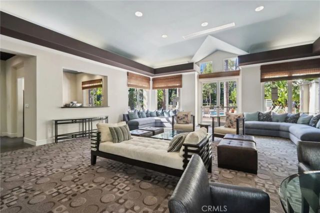 2253 Martin 321, Irvine, CA 92612