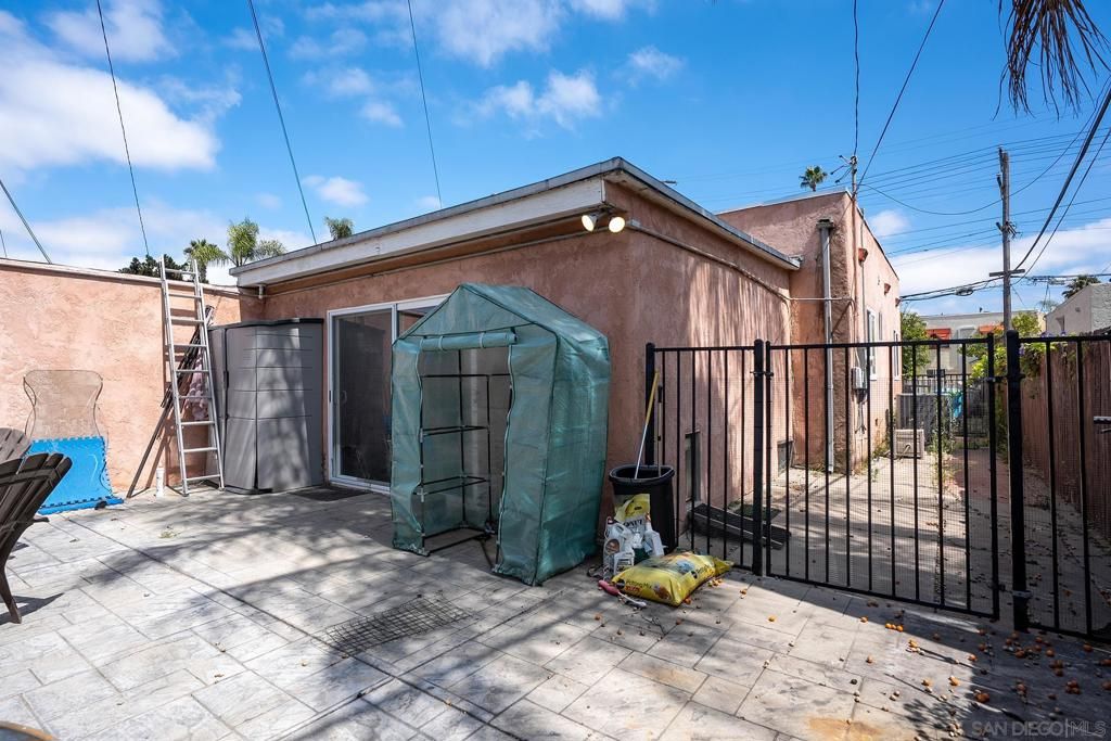 Image 15 of property listing at 3271 Monroe Ave, San Diego, CA 92116