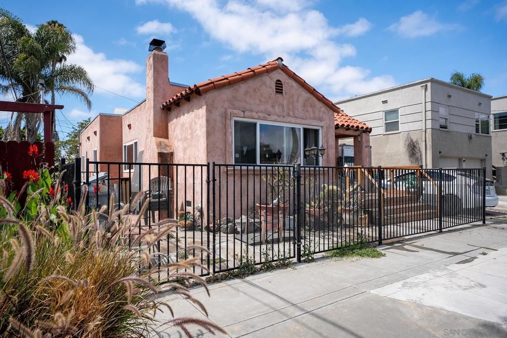 Image 18 of property listing at 3271 Monroe Ave, San Diego, CA 92116