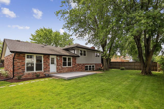 232 S Walnut Street, Glenwood, IL 60425