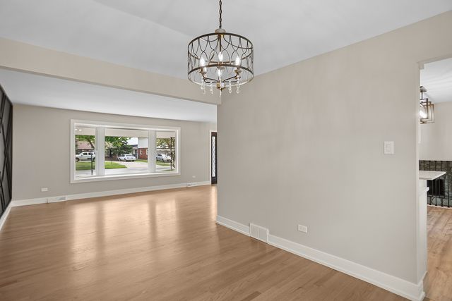 232 S Walnut Street, Glenwood, IL 60425