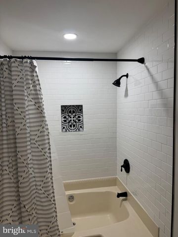 422 PARK PL, Cherry Hill, NJ 08002