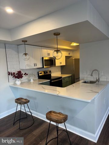 422 PARK PL, Cherry Hill, NJ 08002