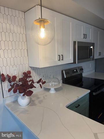 422 PARK PL, Cherry Hill, NJ 08002